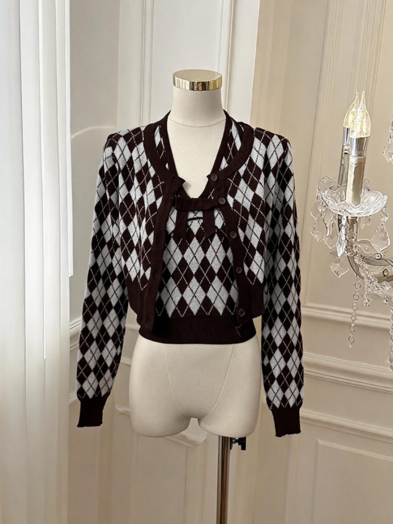 Women's Retro Diamond Knit Cardigan Vest Sweater Two-Piece Set
