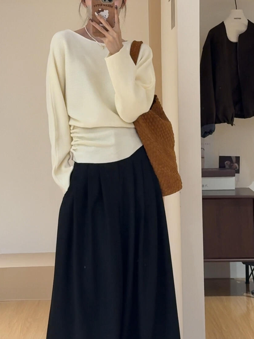 Women's Knit Sweater with Waist-Cinching Slimming Fit - Fall 2026 - Image 2